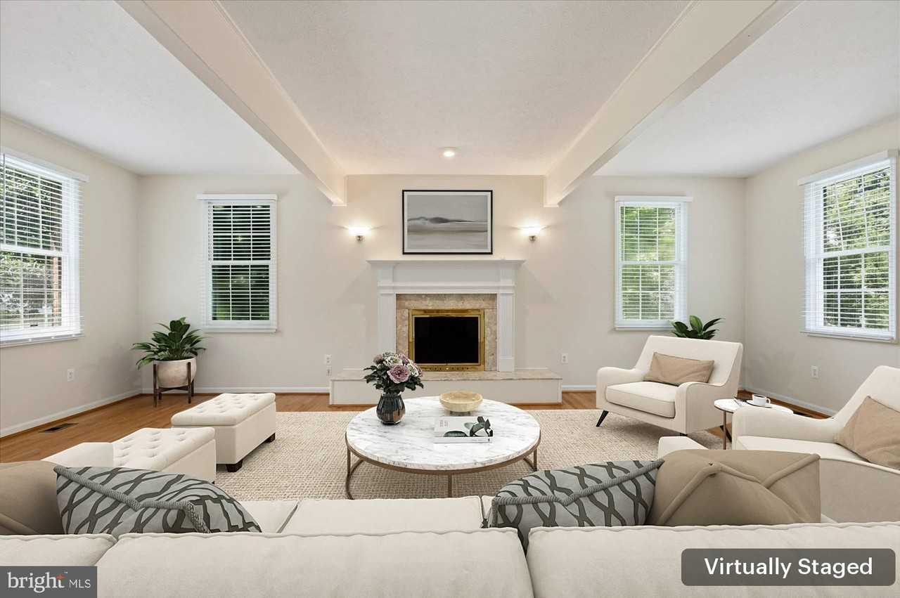 9708 Locust Hill Dr - Photo 4 of 50