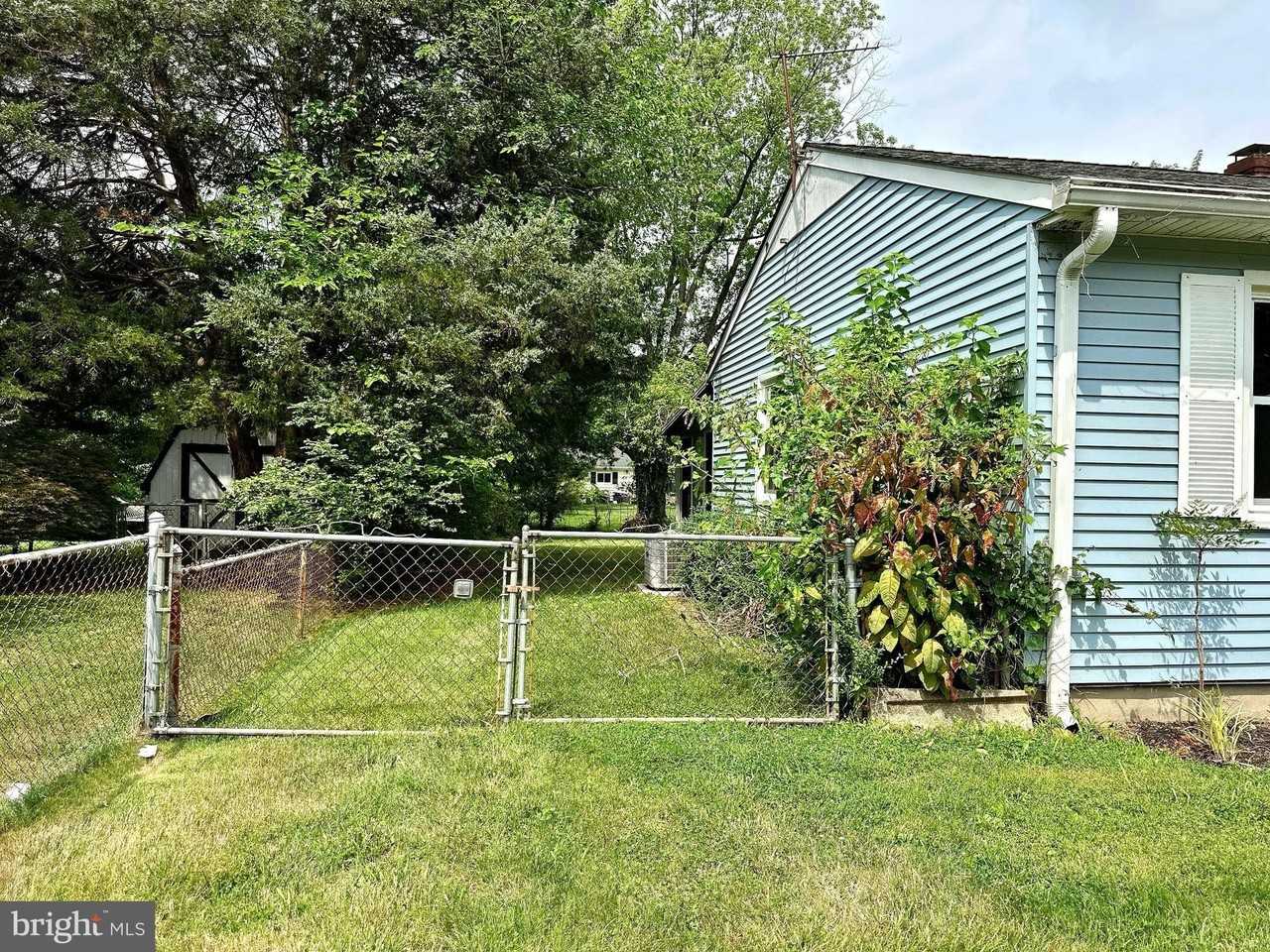 6732 Harrison Ln - Photo 4 of 27