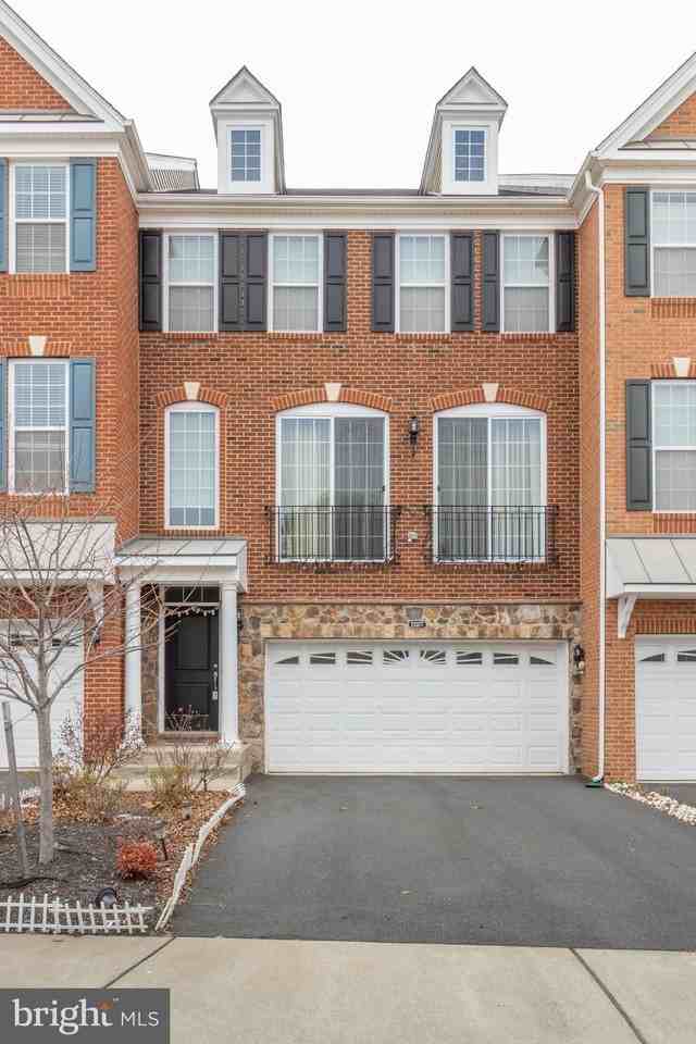23377 Lewis Hunt Sq - Photo 2 of 41