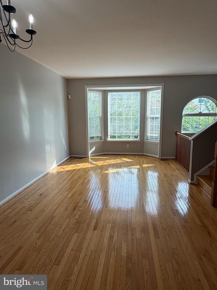 21779 Brondesbury Park Ter - Photo 7 of 30
