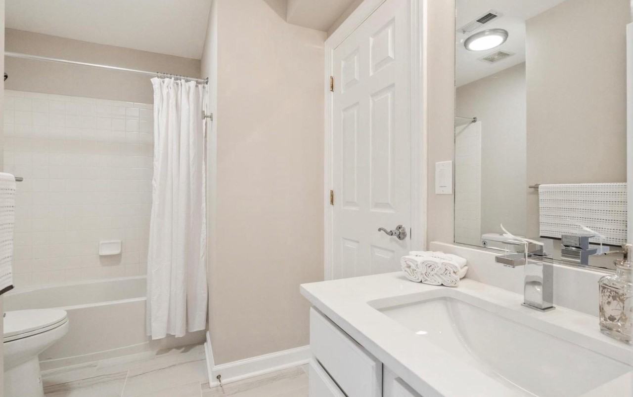8229 Glade Bank Dr - Photo 6 of 9