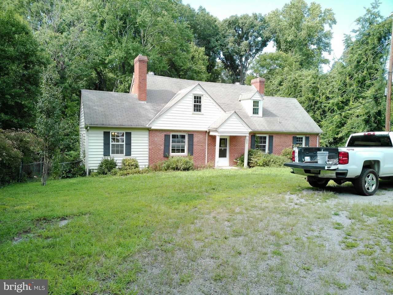 6902 Old Jahnke Rd - Photo 2 of 12