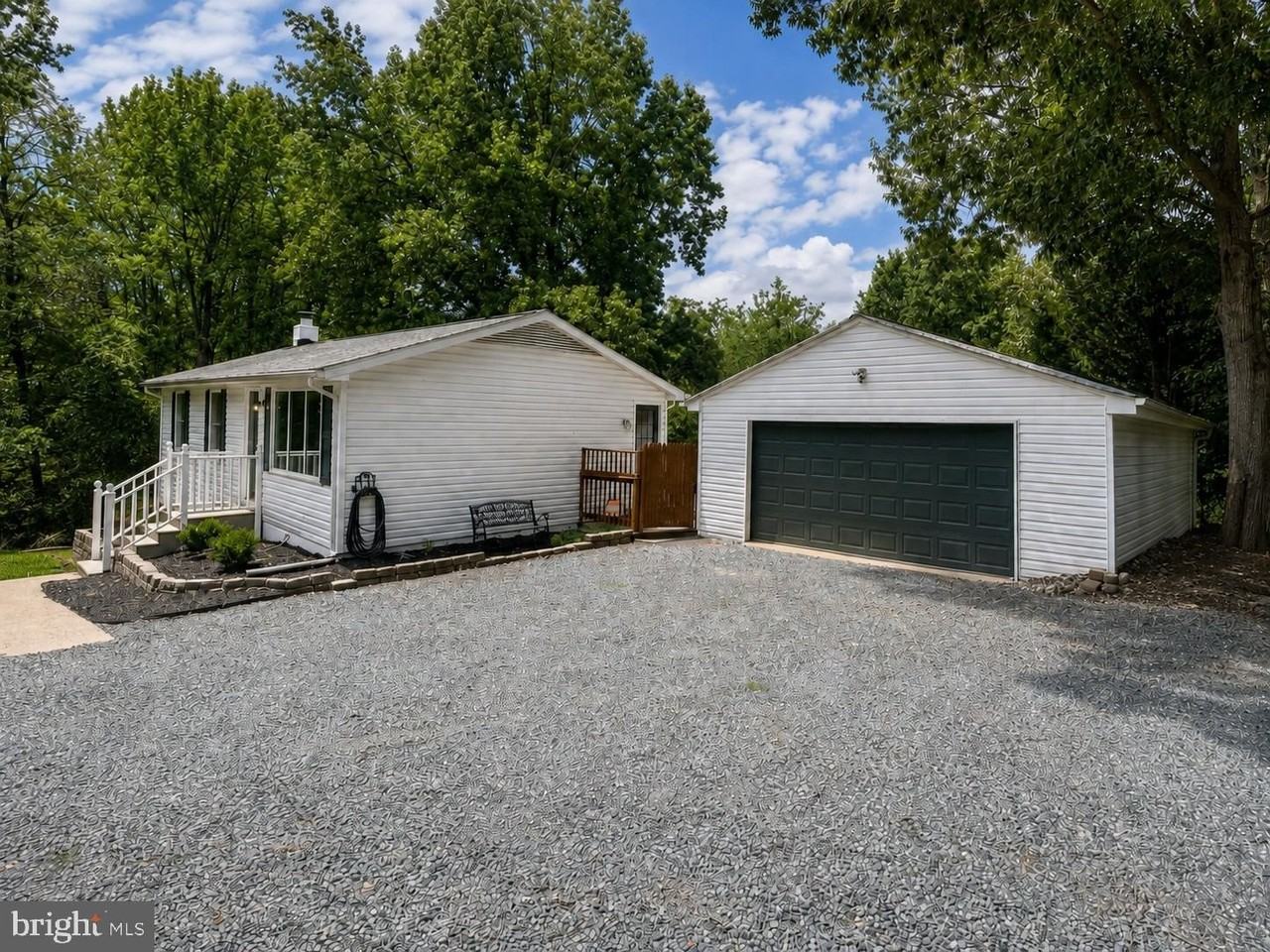 31 Hamn Ln - Photo 3 of 33