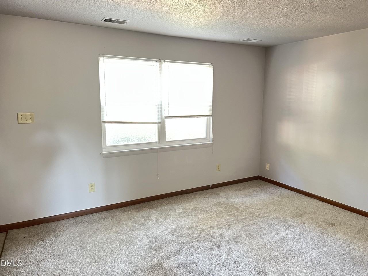 4401 Bleeker Ct - Photo 2 of 10