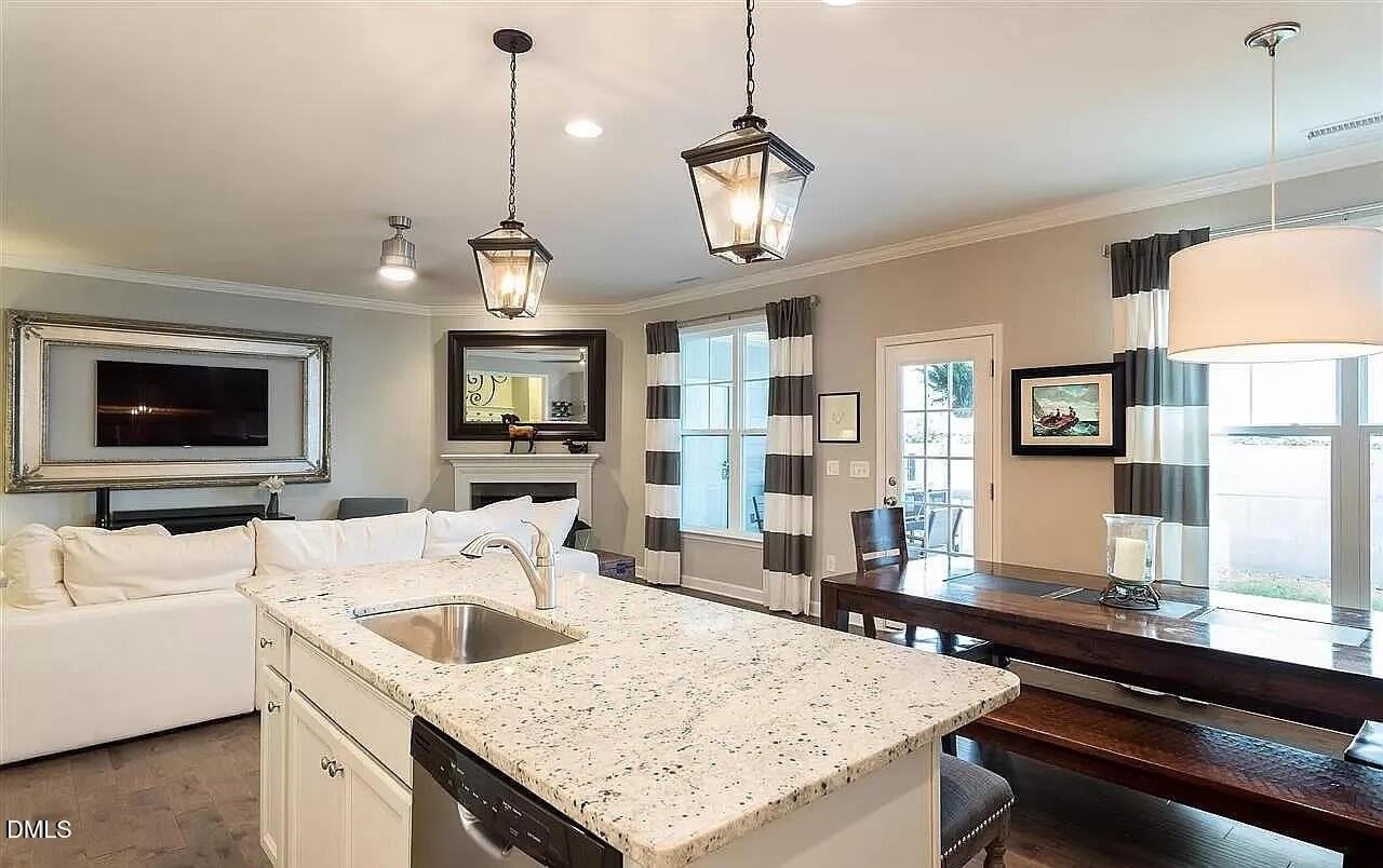 1743 Grandmaster Way - Photo 2 of 32