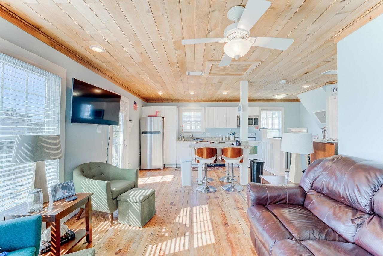 4211 Surf Dr - Photo 2 of 41
