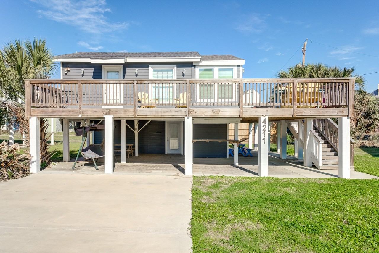 4211 Surf Dr - Photo 7 of 41