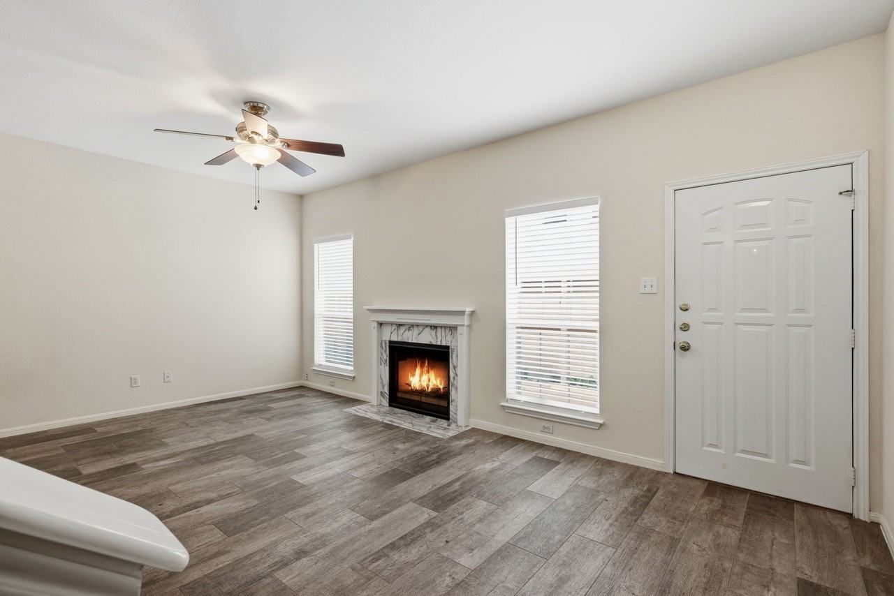 2978 Holly Hall St - Photo 6 of 32