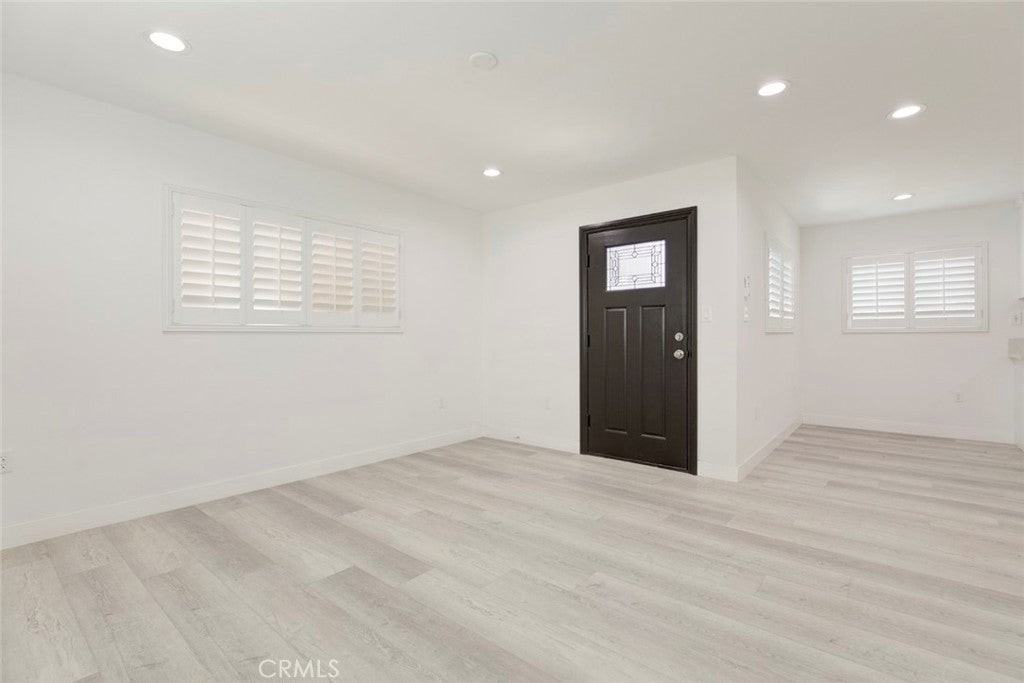1307 E Acacia Ave - Photo 3 of 21