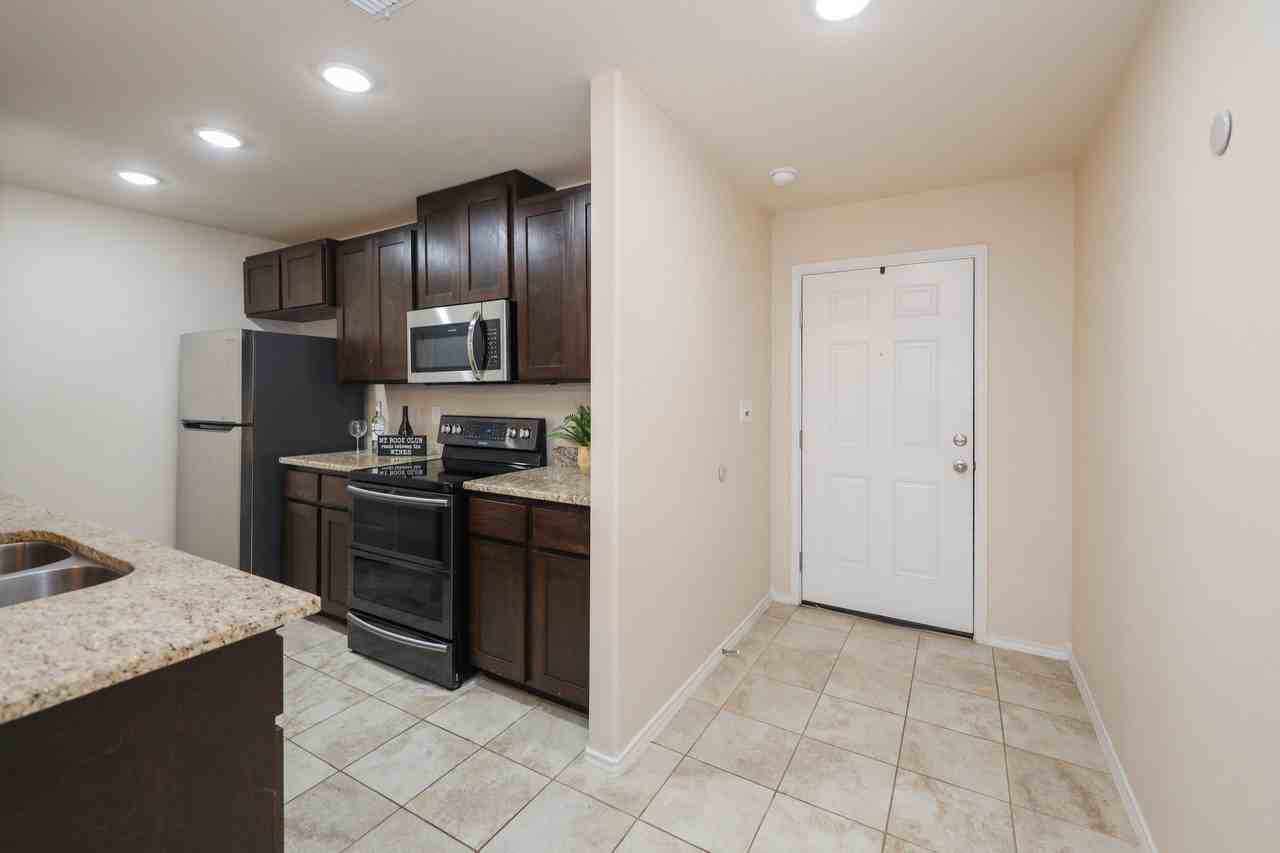 5609 Montevista Dr - Photo 6 of 38