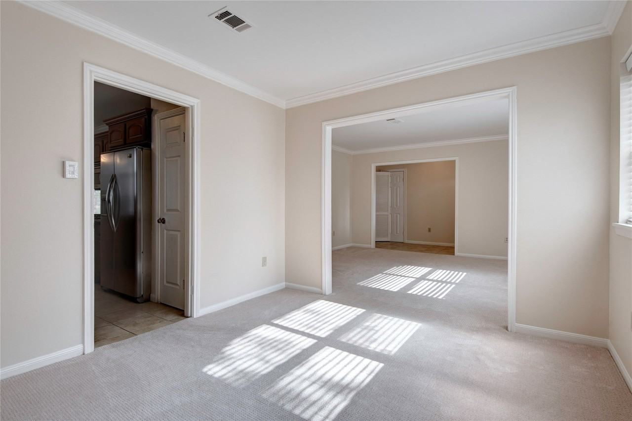 6214 Rutherglenn Dr - Photo 5 of 24