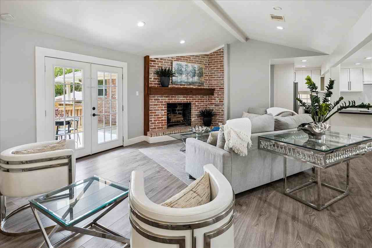 4715 Braesvalley Dr - Photo 2 of 30