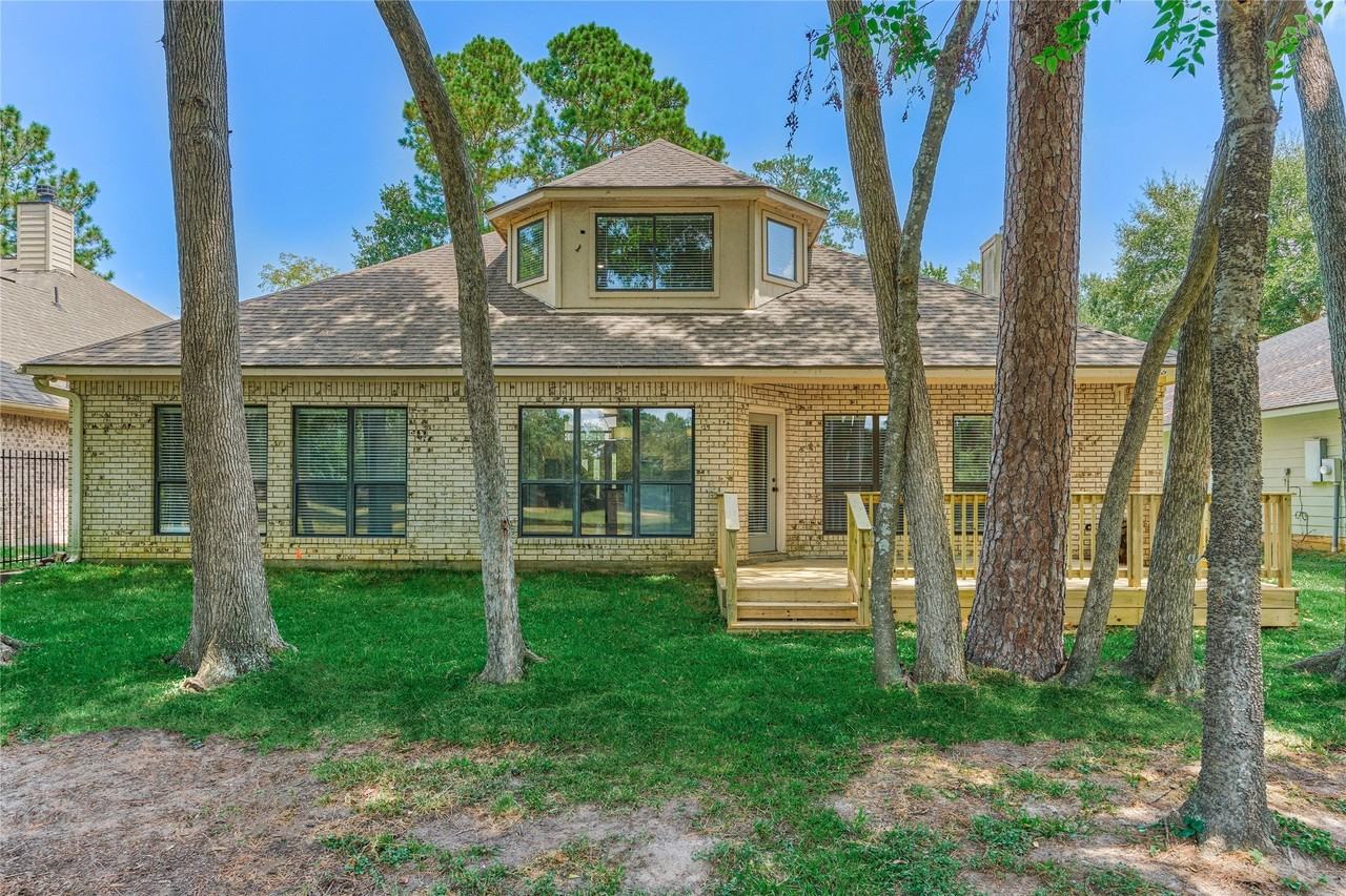13707 Fountainview Dr - Photo 2 of 50