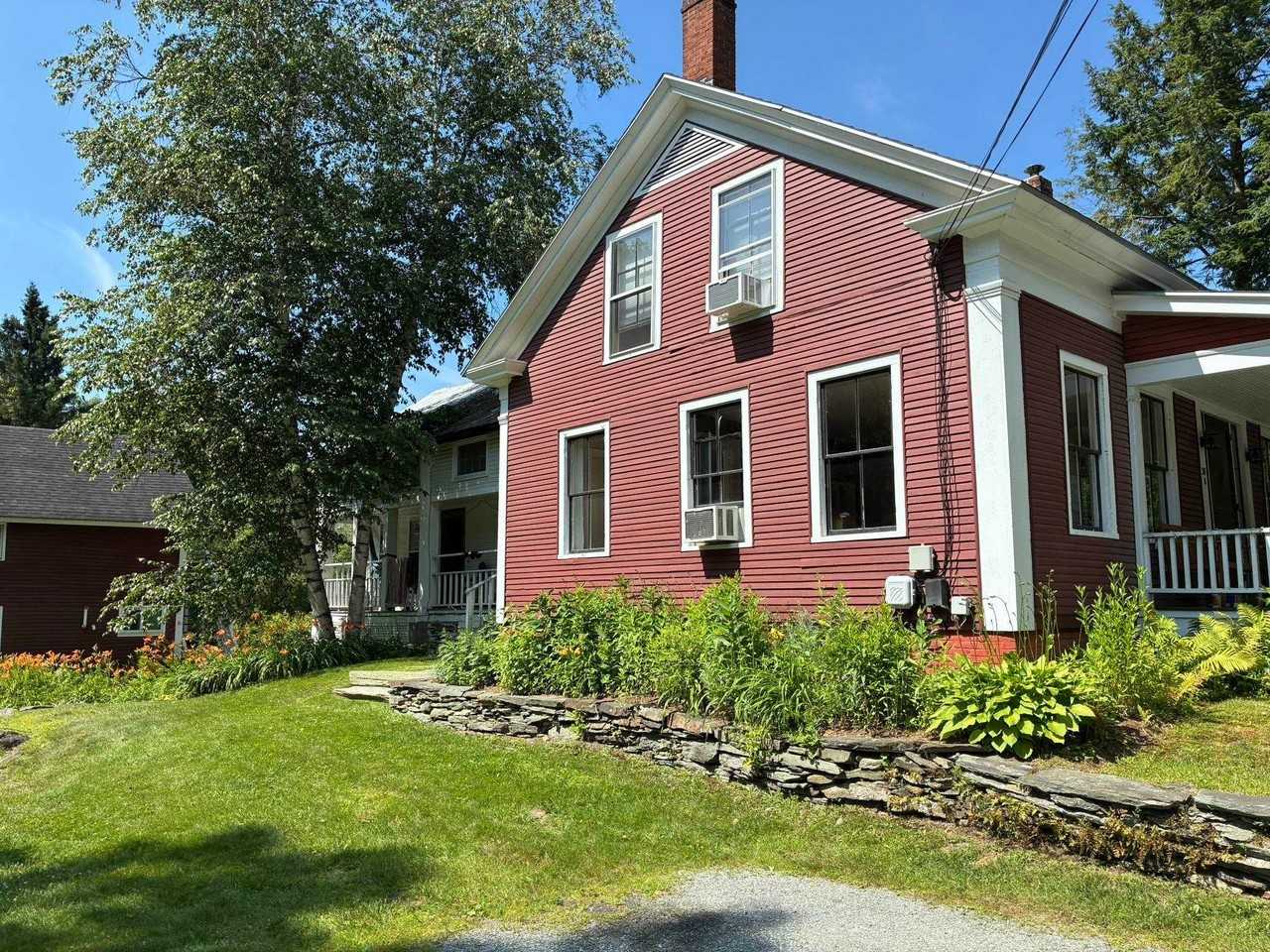 38 Sunset St - Photo 2 of 14