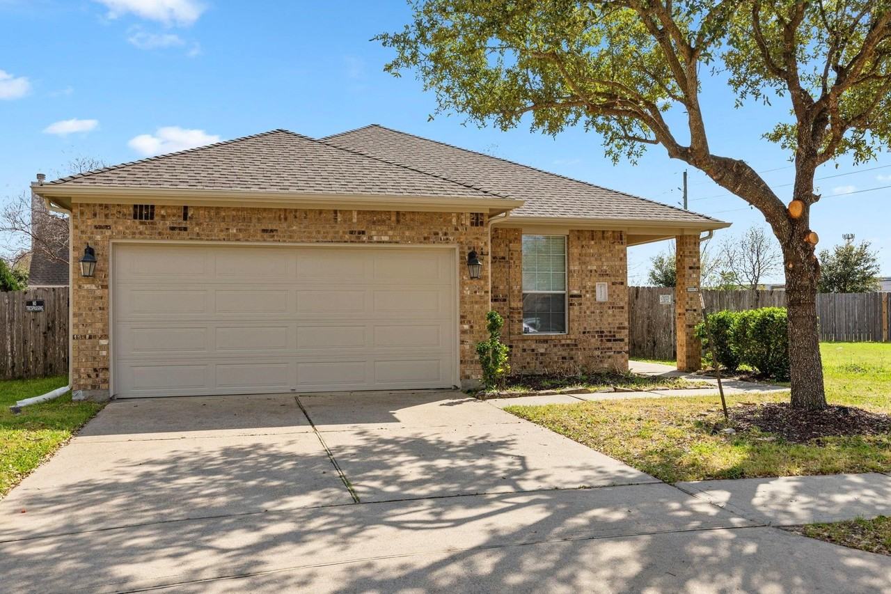 20935 Brodie Ln - Photo 2 of 27