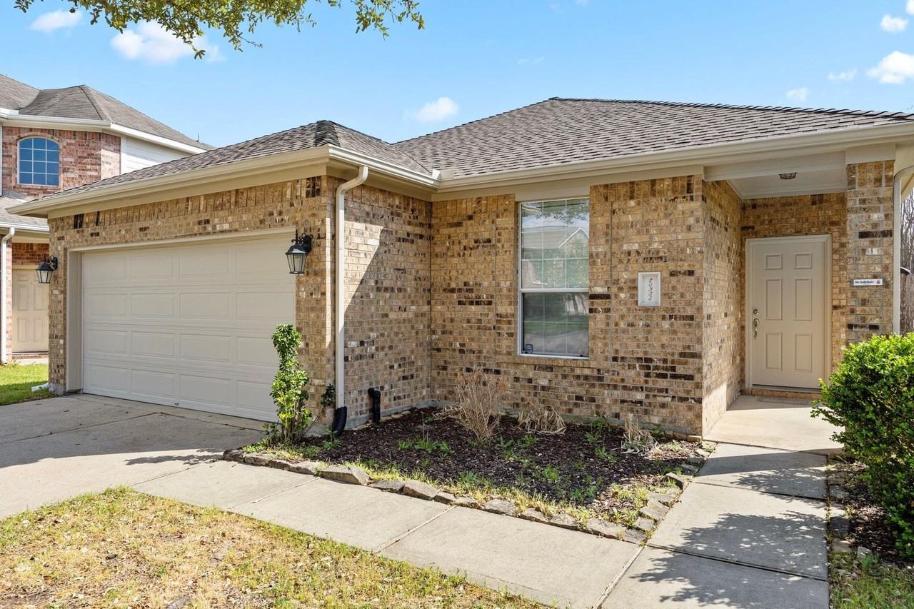 20935 Brodie Ln - Photo 4 of 27
