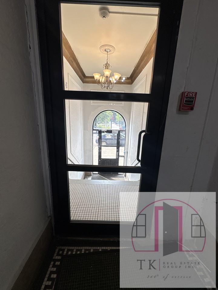 130 Corbin Avenue #403 - Photo 6 of 9