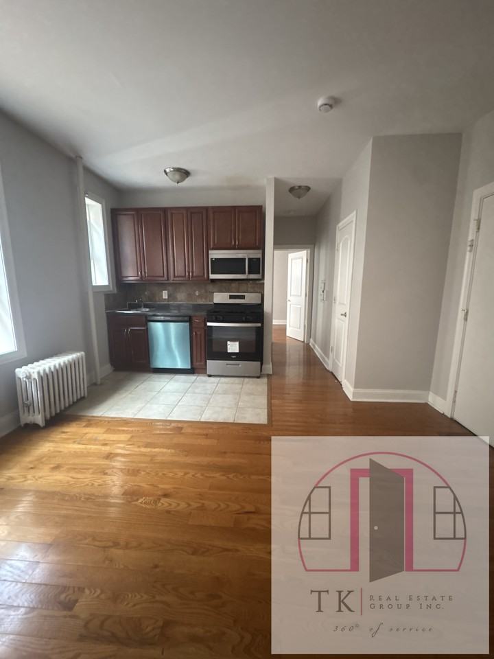 130 Corbin Avenue #403 - Photo 4 of 9