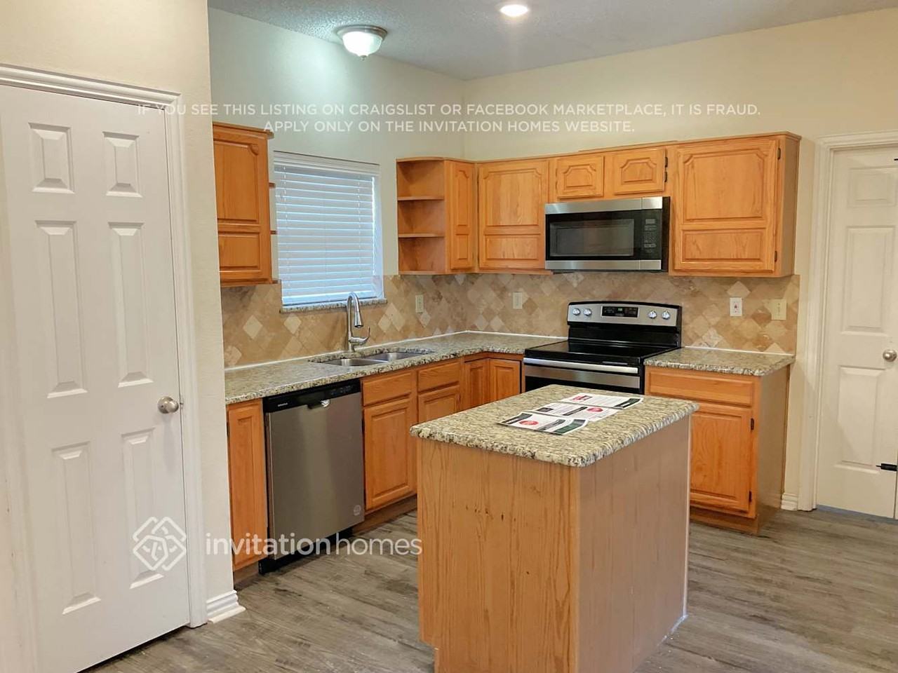 3302 Hunter Cove Dr - Photo 5 of 21