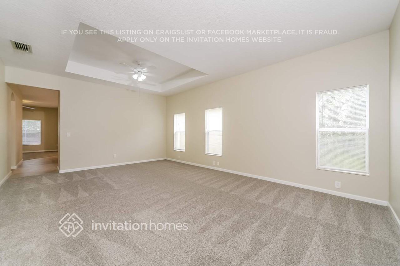 3835 Ryegrass St - Photo 3 of 17