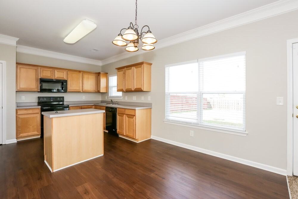 4823 Sunburst Ln - Photo 4 of 17