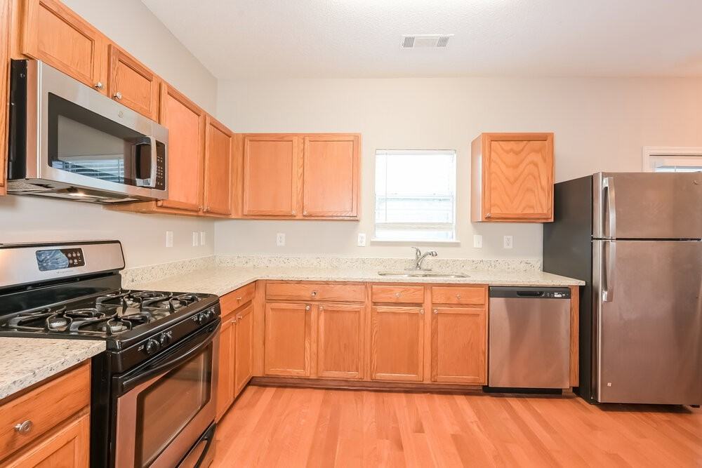 2115 Palatine Pl - Photo 6 of 17