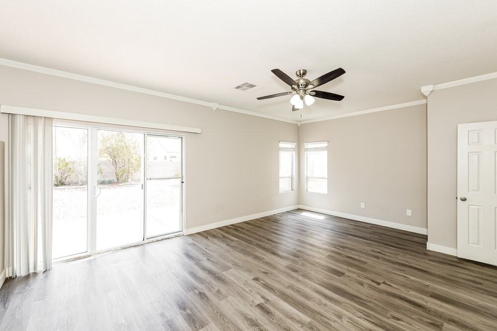 9586 Lavarun Ct - Photo 5 of 17