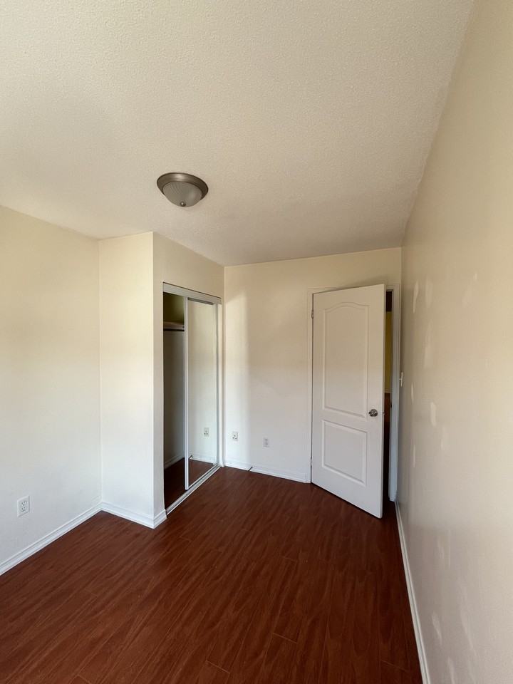 80 Leitch Avenue - Photo 6 of 15
