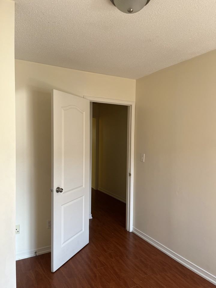 80 Leitch Avenue - Photo 7 of 15