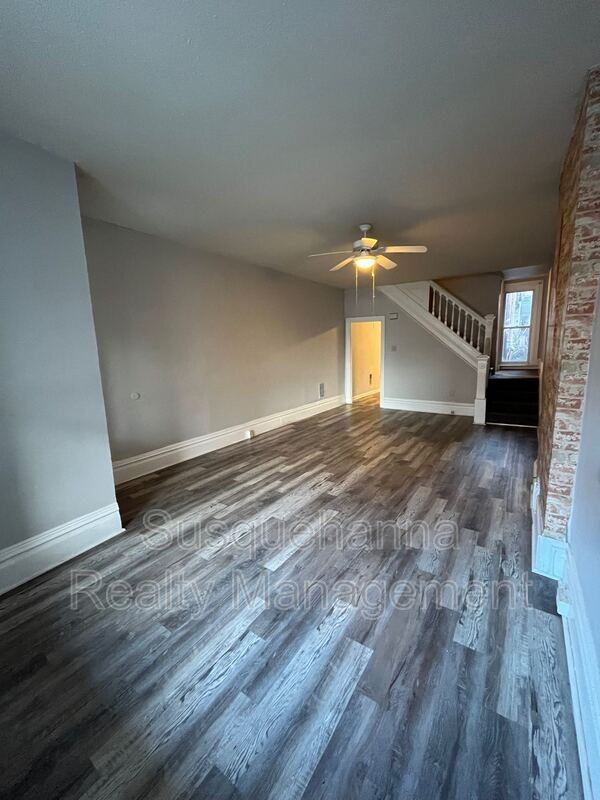 339 S 15th St - Photo 2 of 17
