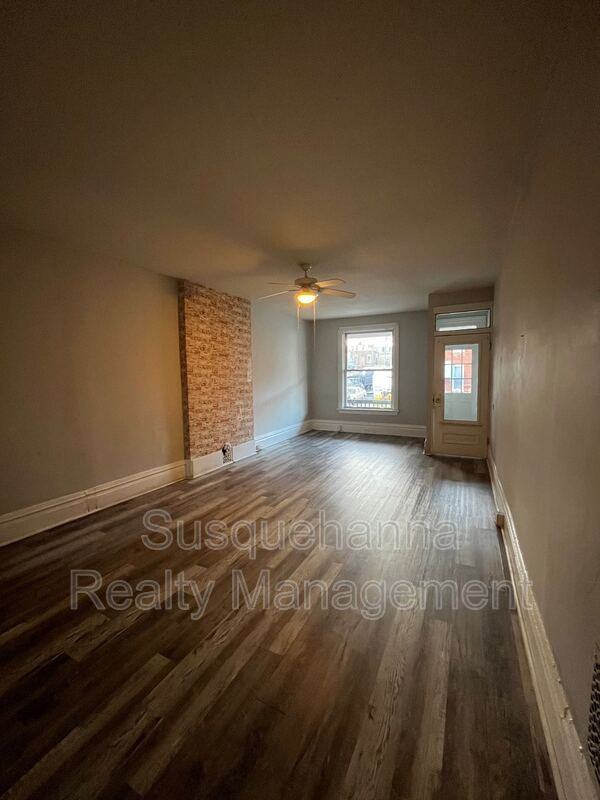 339 S 15th St - Photo 4 of 17
