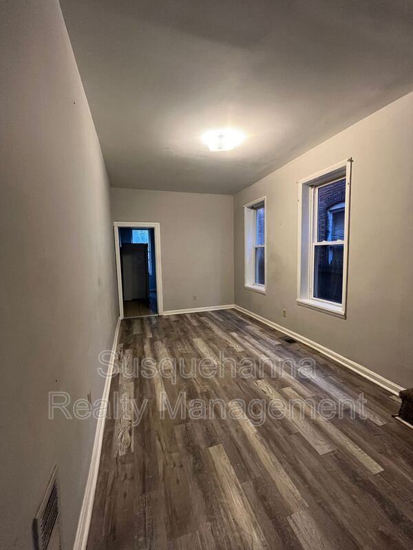 339 S 15th St - Photo 5 of 17