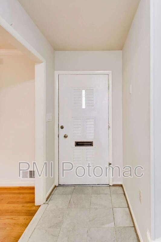 3510 Marlbrough Way - Photo 5 of 44