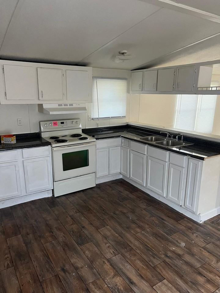 57 Lakeshore Dr - Photo 5 of 32