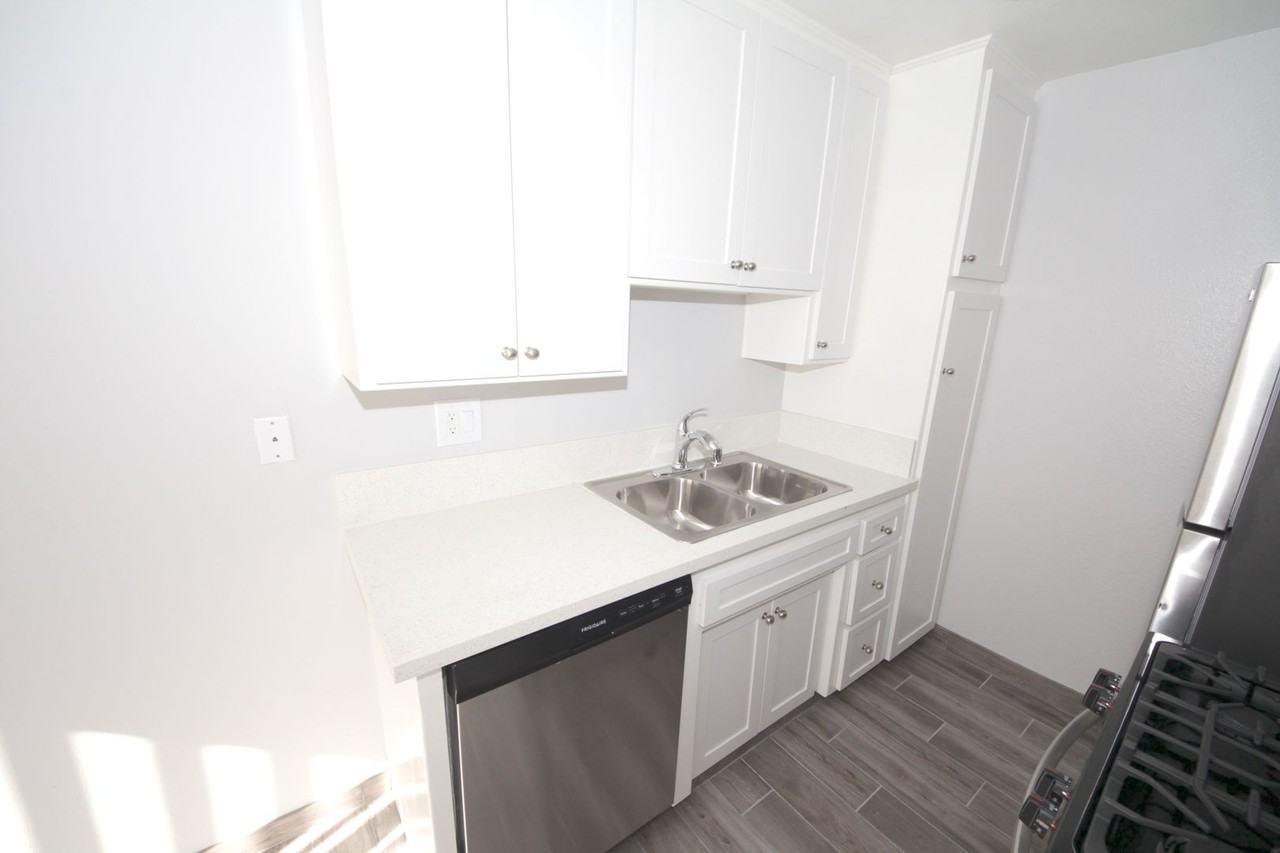 Mitchell Arms Apts. - Photo 5 of 23