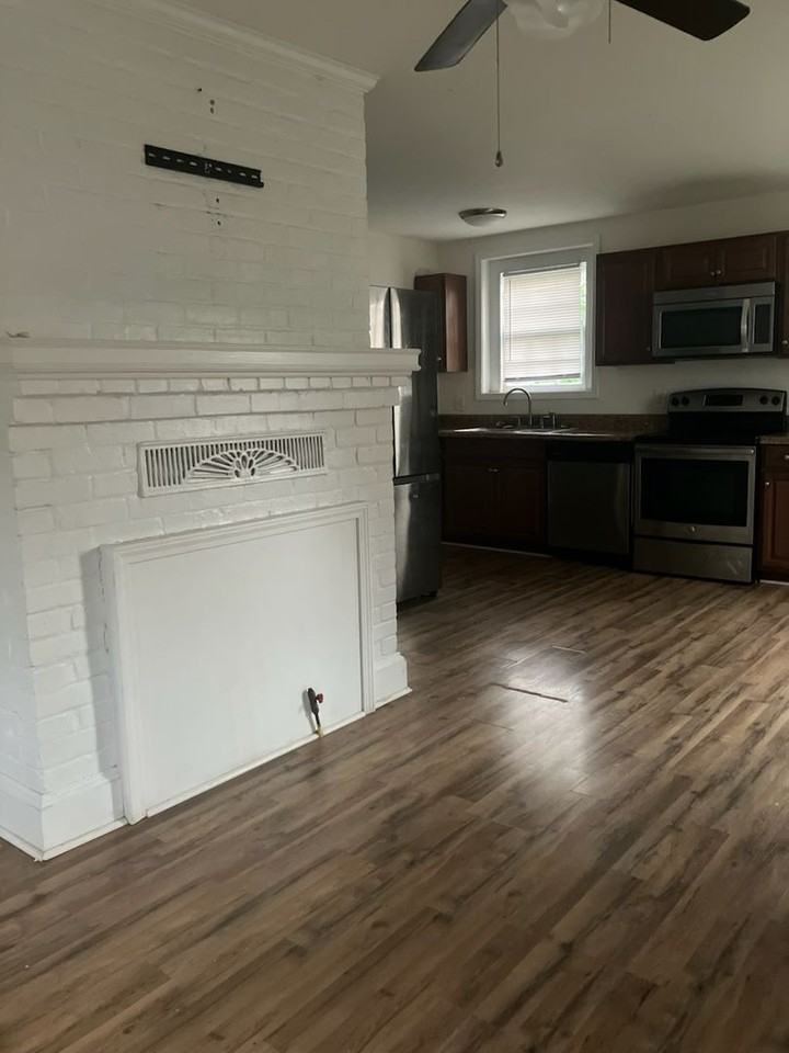 1803 1803 E Sixth #9 - Photo 4 of 6