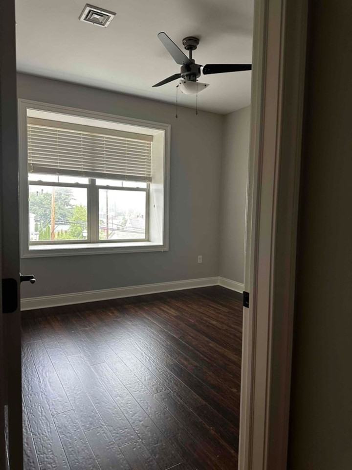 970 Ridge Avenue - Photo 4 of 36