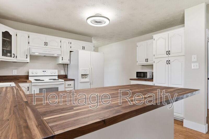 2707 Lady Bug Ln - Photo 4 of 27