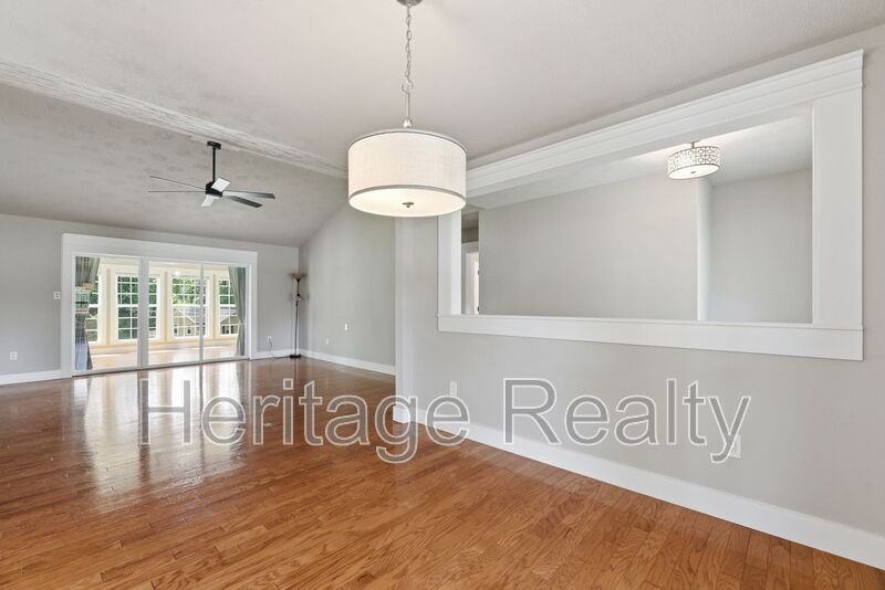 2707 Lady Bug Ln - Photo 5 of 27