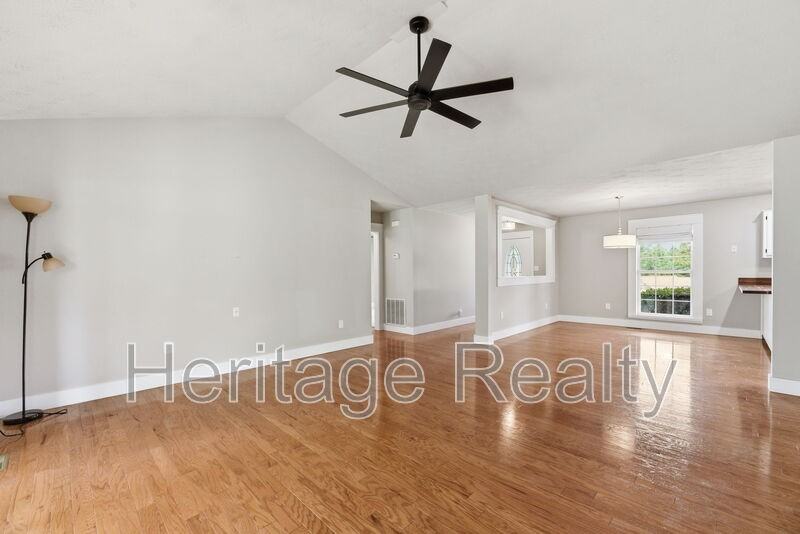 2707 Lady Bug Ln - Photo 7 of 27