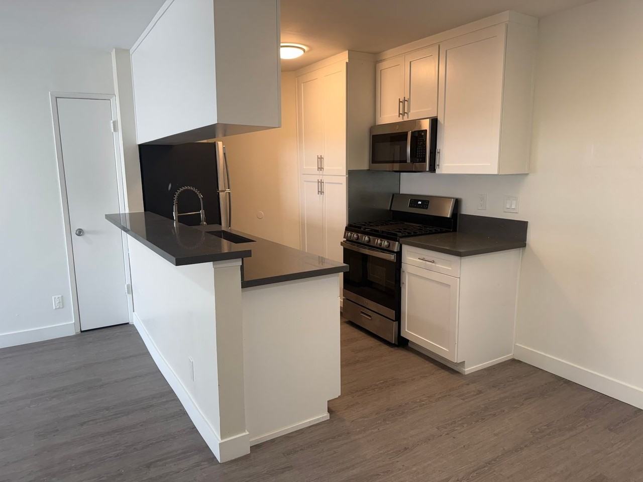 1525 North Kenmore Avenue - Photo 2 of 15