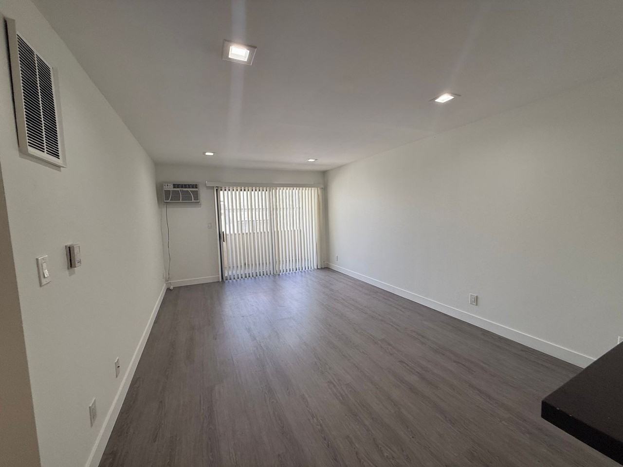 1525 North Kenmore Avenue - Photo 3 of 15