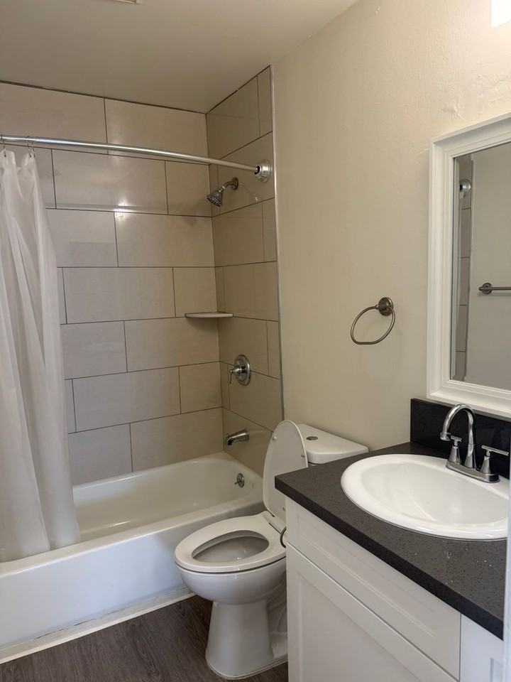 1525 North Kenmore Avenue - Photo 7 of 15