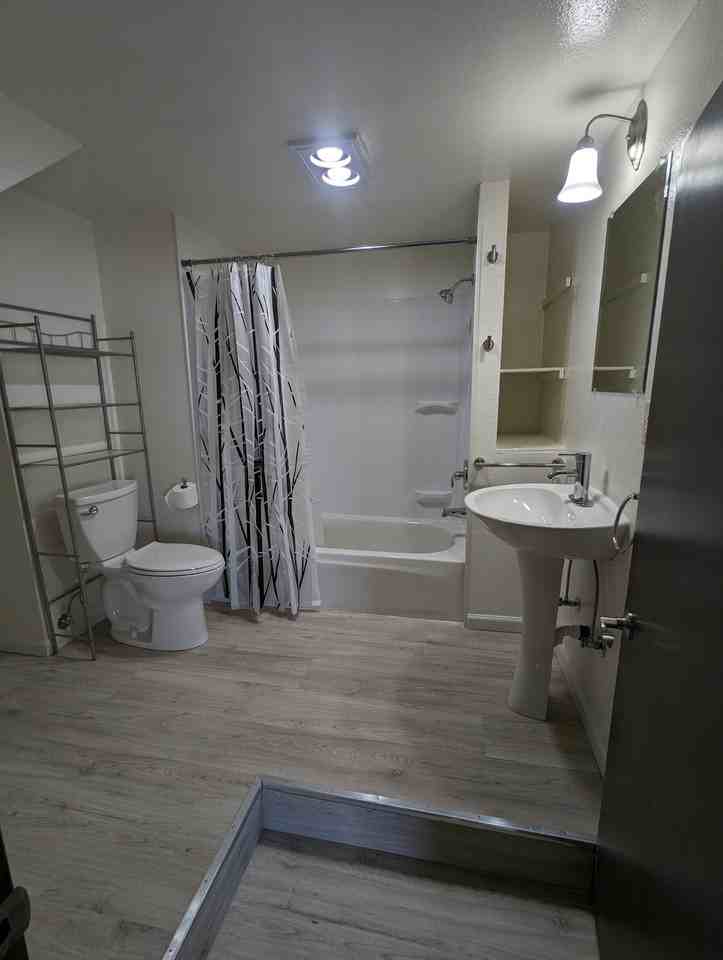 1279 Water St #D - Photo 4 of 11