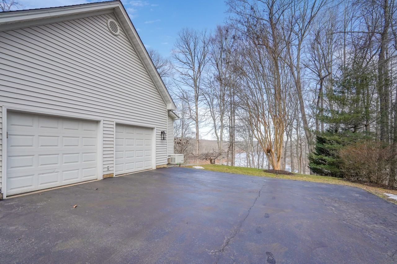 11419 Occoquan Oaks Ln - Photo 5 of 12