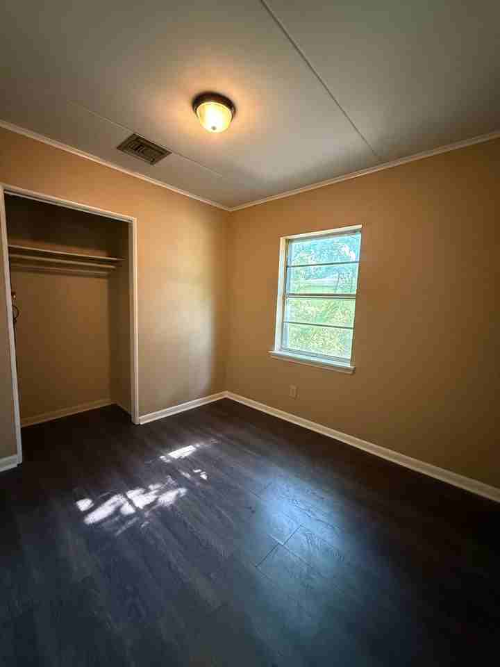 4717 Bruce St - Photo 2 of 7