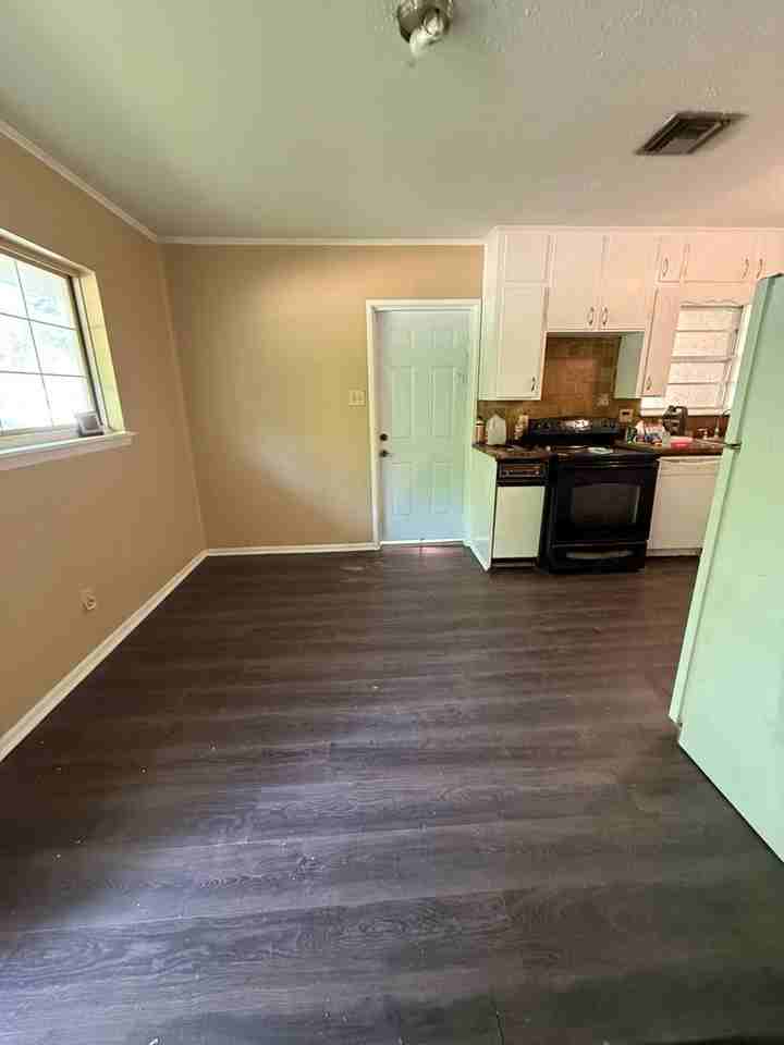 4717 Bruce St - Photo 6 of 7