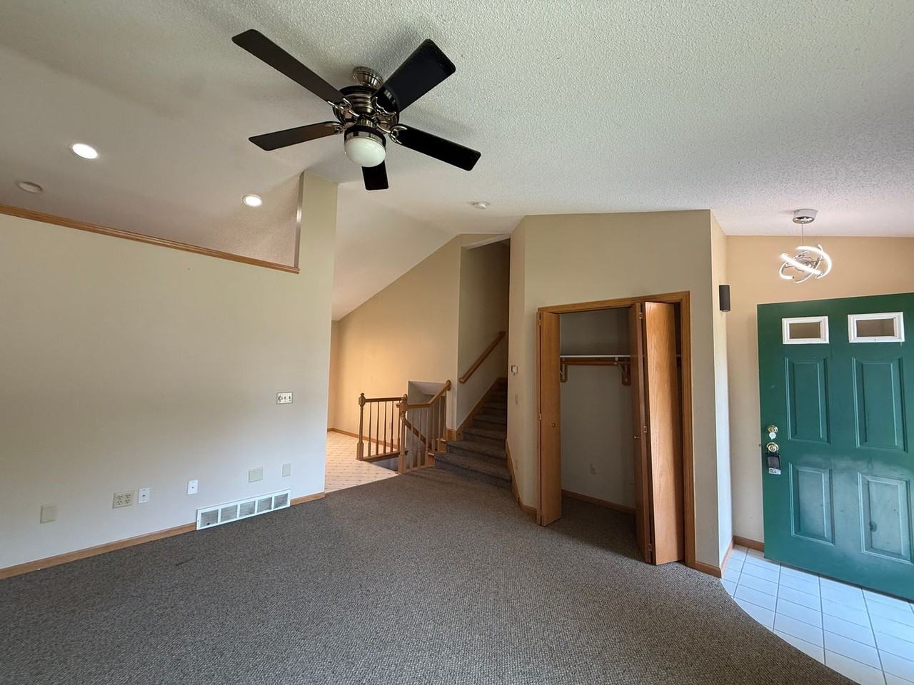 6078 Croix Dr - Photo 2 of 21