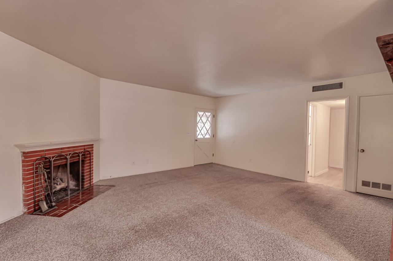 2301 Faye Ln - Photo 6 of 25
