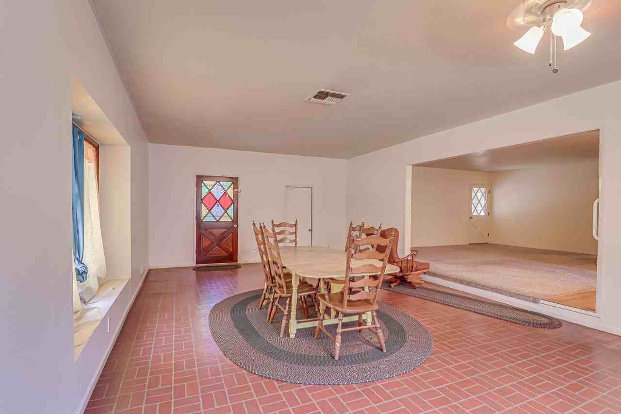 2301 Faye Ln - Photo 7 of 25